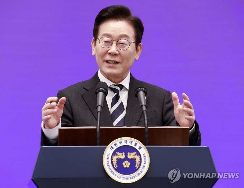 외신 기자회견, 질문에 답하는 이재명 대통령 (출처=연합뉴스)