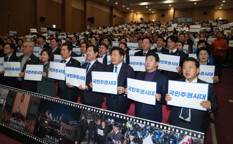 12·3 비상계엄 1주년 특별좌담회 참석한 오영훈 제주지사 (출처=연합뉴스)