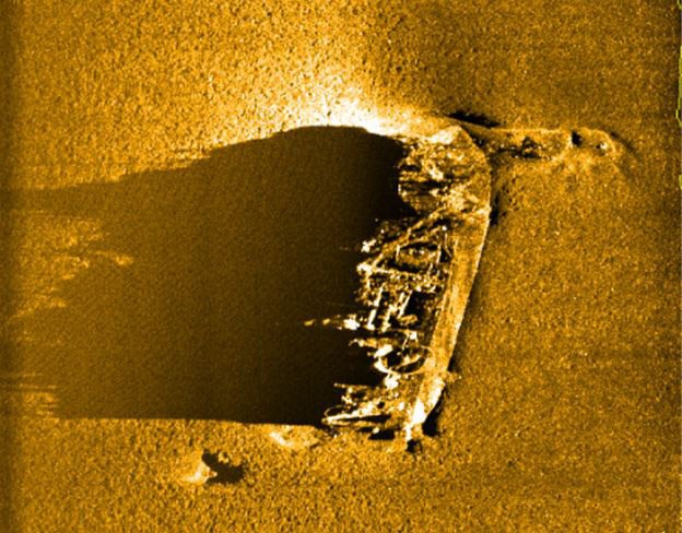 지난 2019년 당시 수중 탐색을 통해 발견된 72정 추정 선체 해저면 영상자료.(속초해경 제공, 재판매 및 DB 금지)