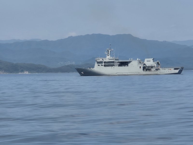 45년 전인 1980년 1월 동해안 최북단 강원 고성 거진 앞바다에서 침몰한 속초해경 경비정 72정의 인양 가능성을 위한 현장조사가 지난 6월 18일 오전 해군과 해경의 공조로 진행되고 있다. (뉴스1 DB) ⓒ News1 윤왕근 기자