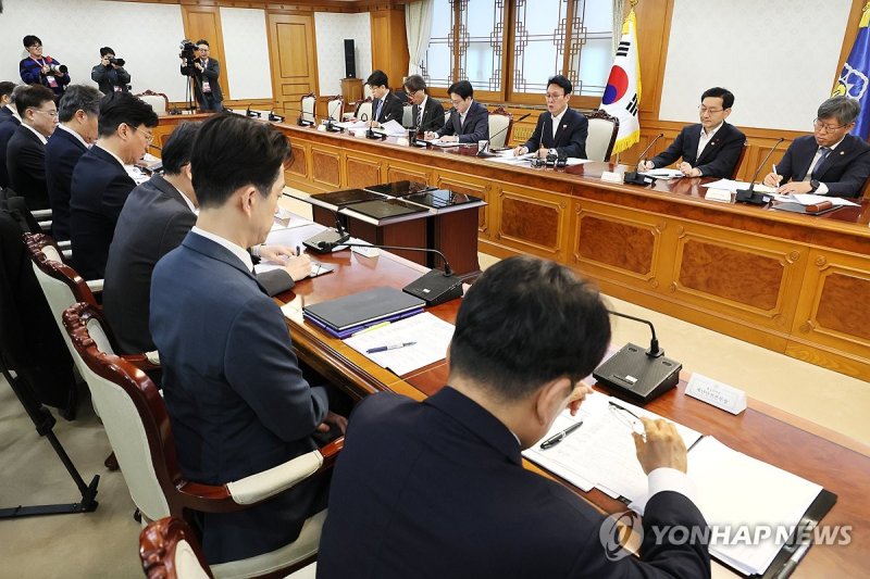 김민석 총리, 노동안전 현안 점검회의 발언 (출처=연합뉴스)