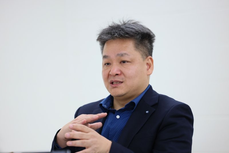 기자간담회서 답변하는 김태정 아리 한국담당자 (출처=연합뉴스)