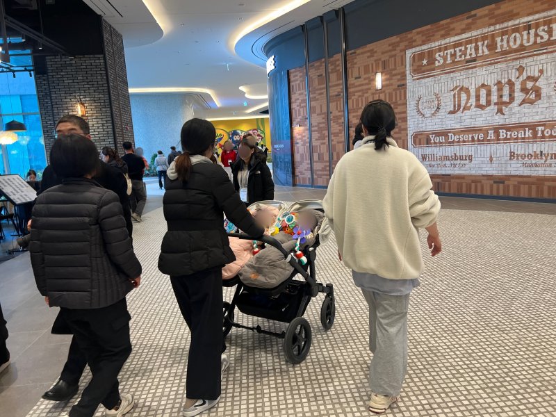 쇼핑·미식·여가 한곳에… ‘슬세권’ 스타필드 파주에 문 열었다 [르포]