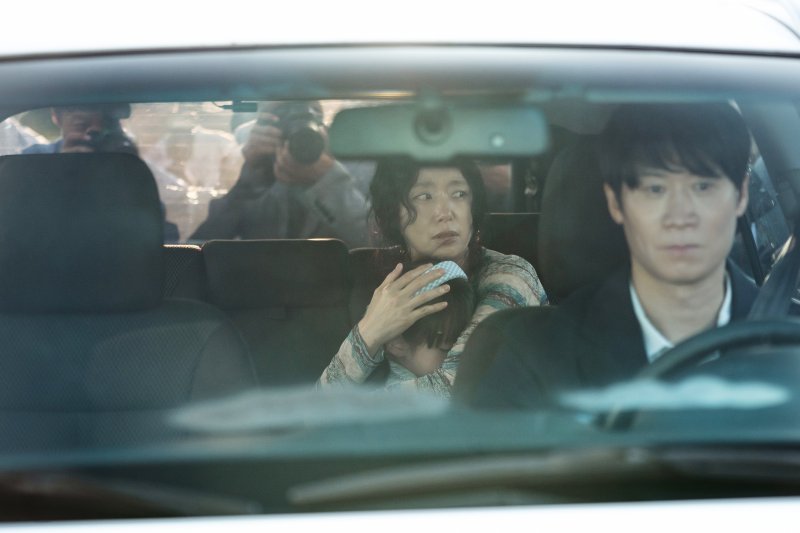 10년 만에 전도연 만난 김고은 "선배님 합류에 일단 시켜달라고"