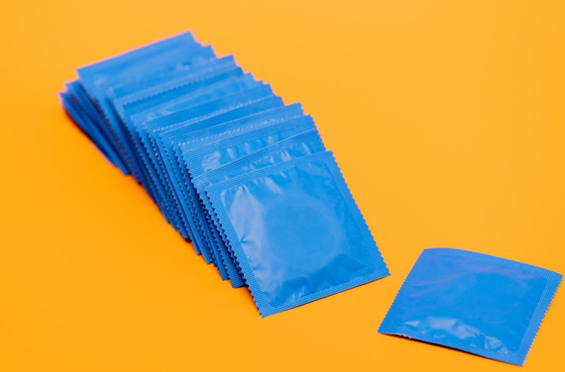 출산율 낮다고...콘돔에 세금 부과한 '이 나라'