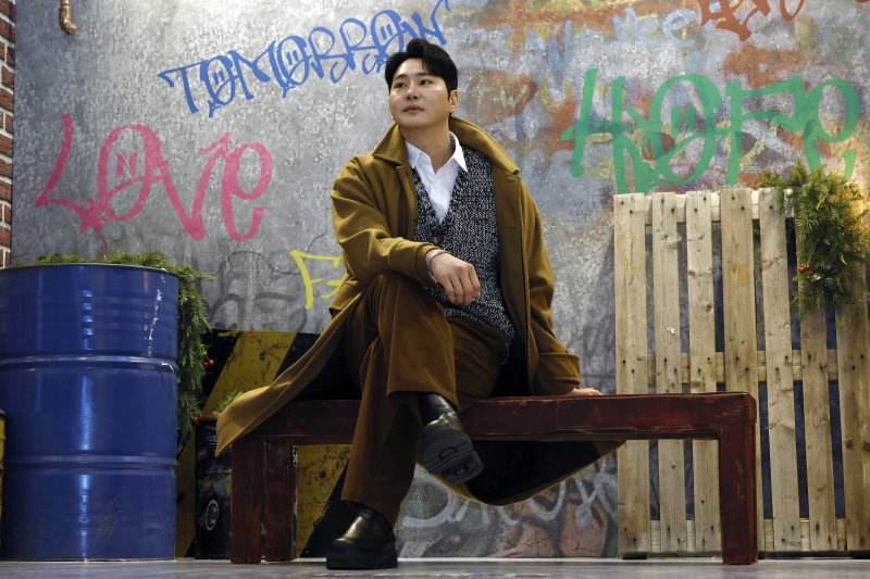 뮤지컬 '렌트' 콜린 역의 배우 장지후가 3일 오후 서울 강남구 영동대로 코엑스아티움에서 진행된 라운드인터뷰에 앞서 포즈를 취하고 있다. 2025.12.3/뉴스1 ⓒ News1 박정호 기자