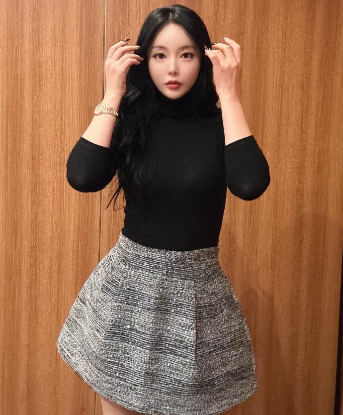 홍진영 깜짝 근황…어딘가 달라진 얼굴?