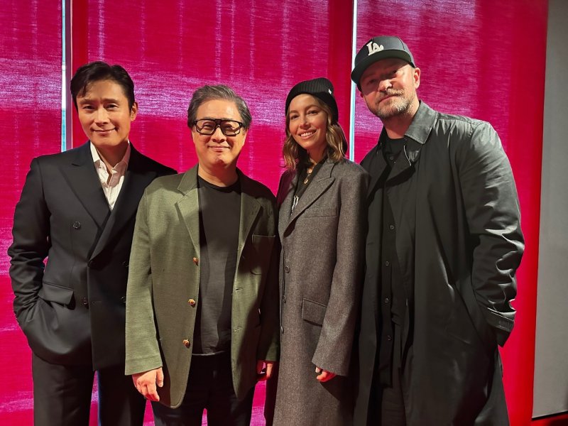 이병헌·박찬욱, 팀버레이크♥비엘 부부 만났다…환한 미소