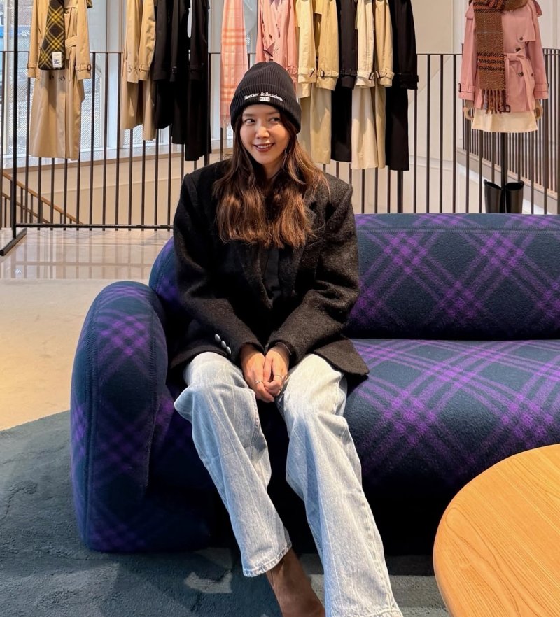 48세 채정안 남다른 패션 감각…쇼핑 중 활짝