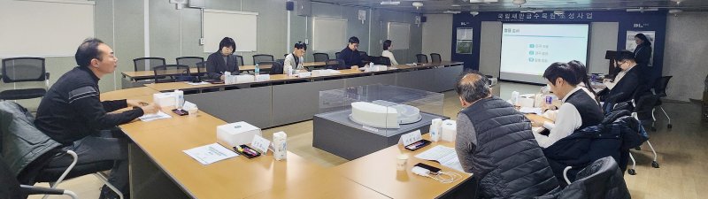 [김제=뉴시스] 산림청이 4일 국립새만금수목원 조성지에서 '식물생육 모니터링 연구' 최종보고회를 갖고 있다.(사진=산림청 제공) *재판매 및 DB 금지