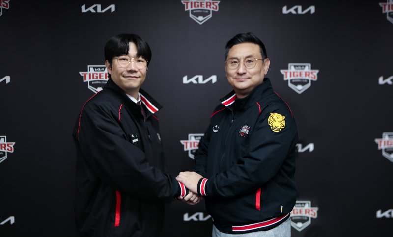 [서울=뉴시스] KIA 타이거즈와 세 번째 FA 계약을 맺은 양현종. (사진 = KIA 타이거즈 제공) *재판매 및 DB 금지