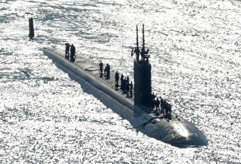 미국 해군 로스엔젤레스급 핵추진 잠수함 '알렉산드리아함'(SSN 757·6900톤급)이 10일 오전 부산 남구 해군작전사령부 부산작전기지에 입항하고 있다. 2025.2.10/뉴스1 ⓒ News1 윤일지 기자