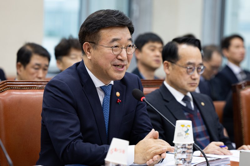 윤호중 행정안전부 장관. 2025.11.27/뉴스1 ⓒ News1 유승관 기자