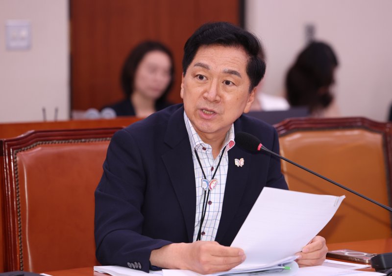 [서울=뉴시스] 김명년 기자 = 김기현 국민의힘 의원이 20일 오전 서울 여의도 국회 외교통일위원회 전체회의에서 발언하고 있다. 2025.08.20. kmn@newsis.com