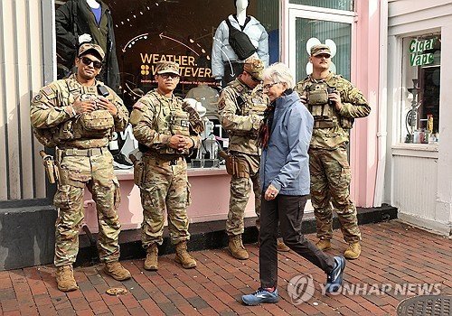 미국 수도 워싱턴DC에 배치된 주방위군. 연합뉴스