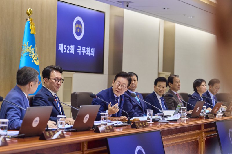 이재명 대통령이 2일 서울 용산 대통령실 청사에서 열린 국무회의에서 발언하고 있다. (대통령실 제공. 재판매 및 DB 금지) 2025.12.2/뉴스1 ⓒ News1 이재명 기자