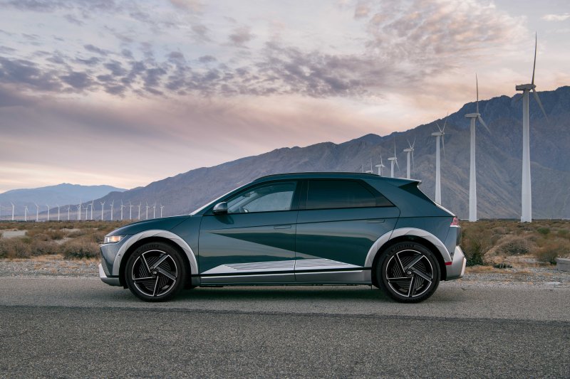 현대차그룹은 미국 유력 자동차 평가 전문 웹사이트인 '카즈닷컴'이 지난 18일에 발표한 '2026 전기차 톱 픽'에서 3개 부문에 2년 연속으로 선정됐다고 26일 밝혔다. 사진은 아이오닉5 모습. (현대차 제공. 재판매 및 DB 금지) 2025.9.26/뉴스1