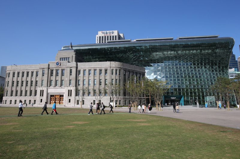 [서울=뉴시스]서울시청 전경 서울광장 포함. 2025.06.25. (사진=서울시 제공) *재판매 및 DB 금지