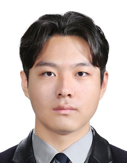 광주광역시교육청은 5일 '2026 수능 성적통지표'를 교부한 결과, 광주서석고 3학년 최장우 학생<사진>이 수능 만점을 받았다고 밝혔다. 광주에서 재학생 중 수능 만점자가 배출된 것은 지난 2016학년도 수능 이후 10년 만이다. 광주광역시교육청 제공