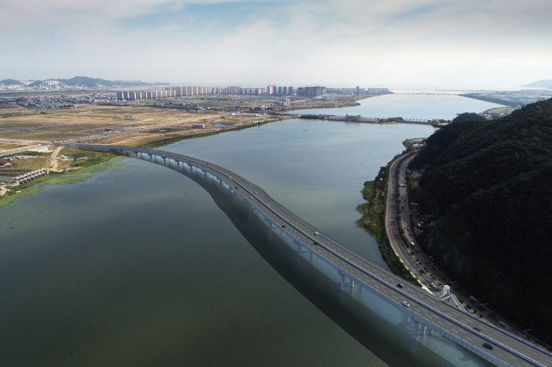 [창원=뉴시스] 부산진해경제자유구역(BJFEZ) 북측 진입도로 개설 조감도. (사진=부산진해경제자유구역청 제공) 2025.12.05. photo@newsis.com *재판매 및 DB 금지