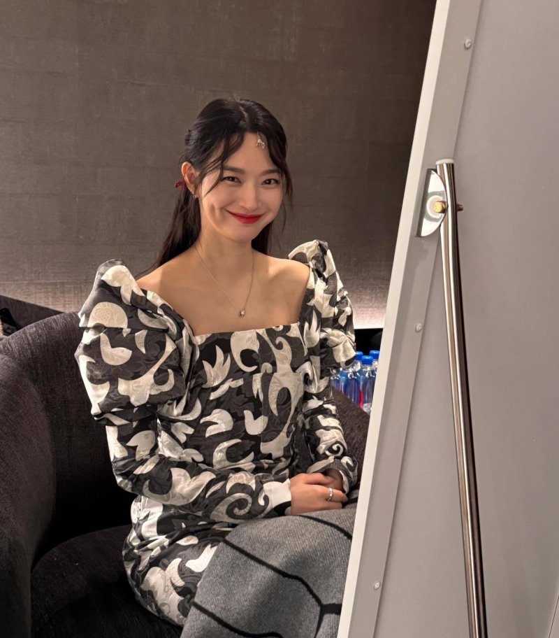 신민아, 김우빈과 이달 결혼 앞두고 연일 최고 미모 갱신…여신 비주얼 [N샷]