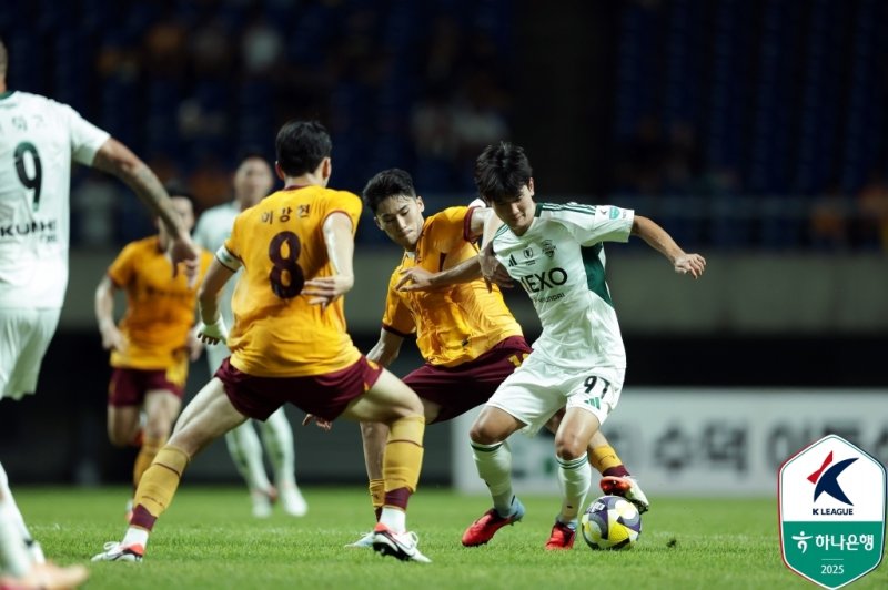 전북 현대와 광주FC가 6일 코리아컵 결승전을 치른다. (한국프로축구연맹 제공)