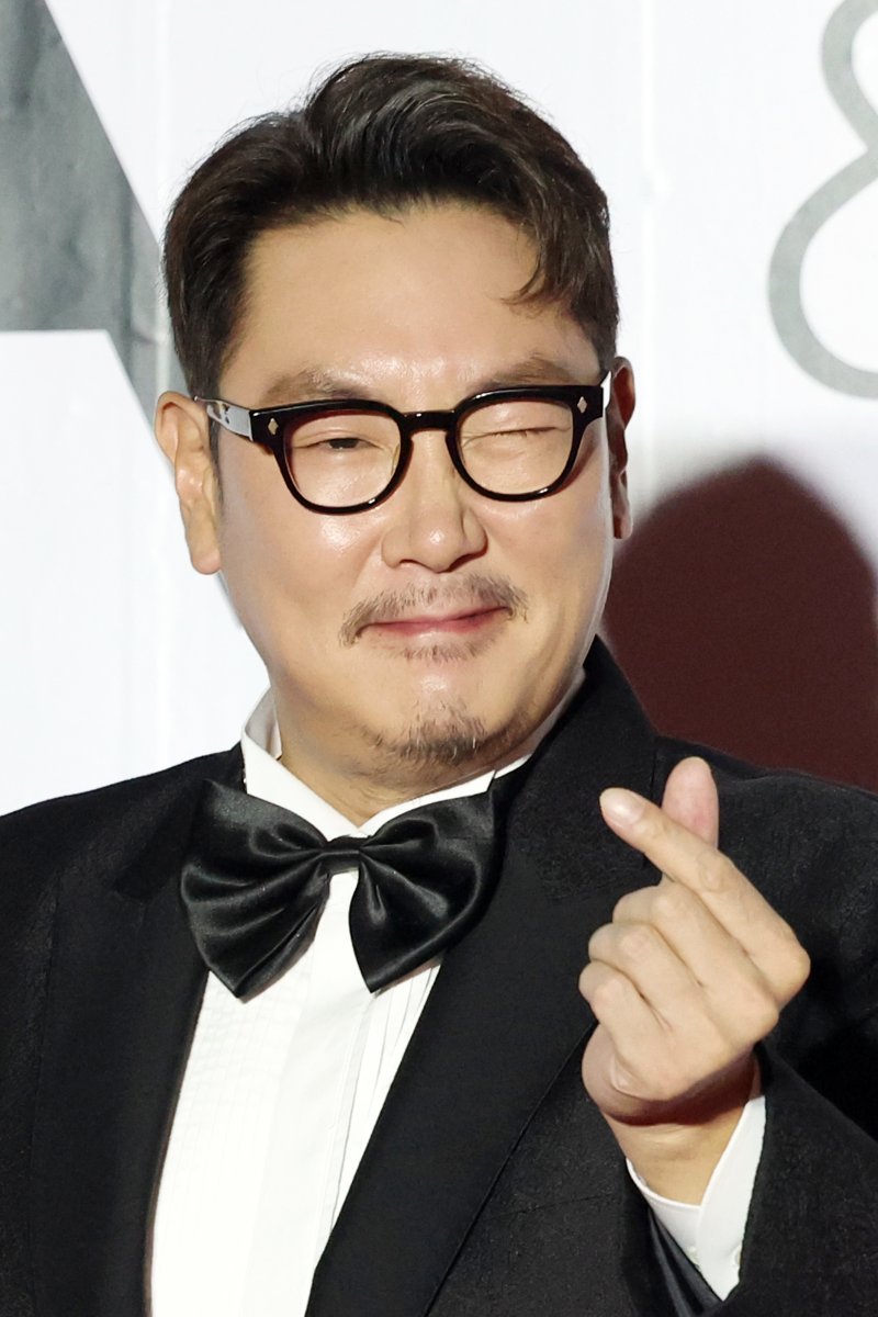 [부산=뉴시스] 박진희 기자 = 조진웅이 6일 부산 해운대구 영화의전당 야외극장에서 열린 '2024 아시아콘텐츠어워즈 & 글로벌OTT어워즈(Asia Contents Awards & Global OTT Awards)' 레드 카펫 행사에 참석하고 있다. 2024.10.06. pak7130@newsis.com