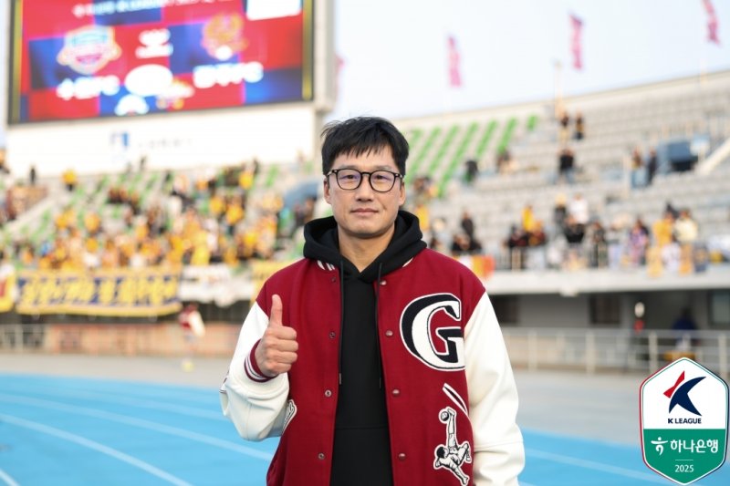 [서울=뉴시스]K리그1 광주 이정효 감독. (사진=한국프로축구연맹 제공)