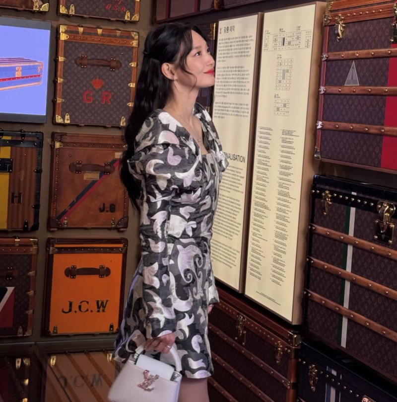 [서울=뉴시스] 배우 신민아. (사진=신민아 인스타그램 캡처) 2025.12.05. photo@newsis.com *재판매 및 DB 금지