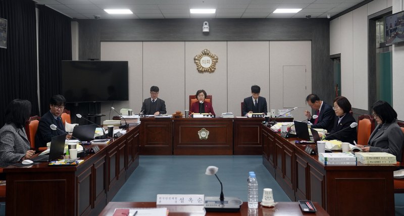 5일 태백시의회는위원회실에서 제288회 제2차 정례회 예결결산특별위원회 회의를 진행하고 있다.(사진=태백시의회 제공) *재판매 및 DB 금지