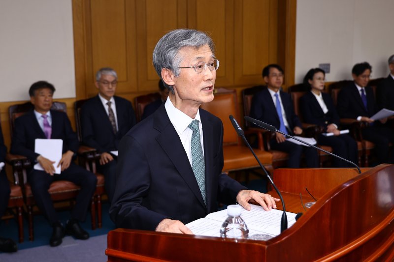 조희대 대법원장이 5일 오후 서울 서초구 대법원에서 열린 전국법원장회의에서 인사말을 하고 있다. (공동취재) ⓒ News1 장수영 기자