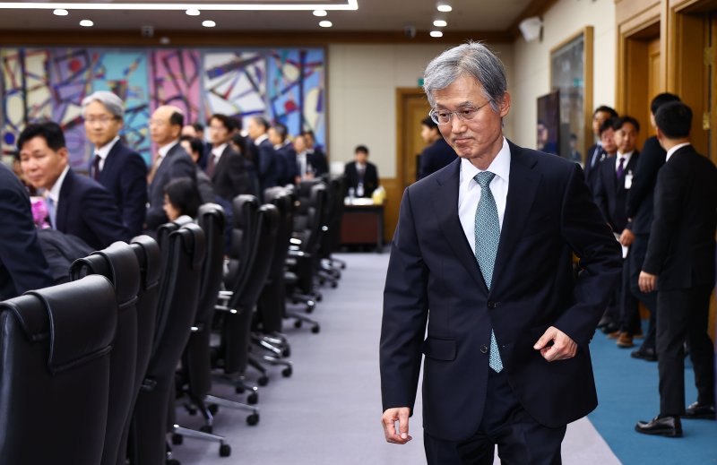 조희대 대법원장이 5일 오후 서울 서초구 대법원에서 열린 전국법원장회의에 참석하고 있다. (공동취재) 2025.12.5/뉴스1 ⓒ News1 장수영 기자