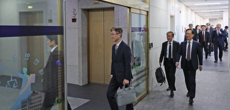 전국의 법원장들이 5일 오후 서울 서초구 대법원에서 열린 전국법원장회의에 참석하고 있다. 2025.12.5/뉴스1 ⓒ News1 장수영 기자