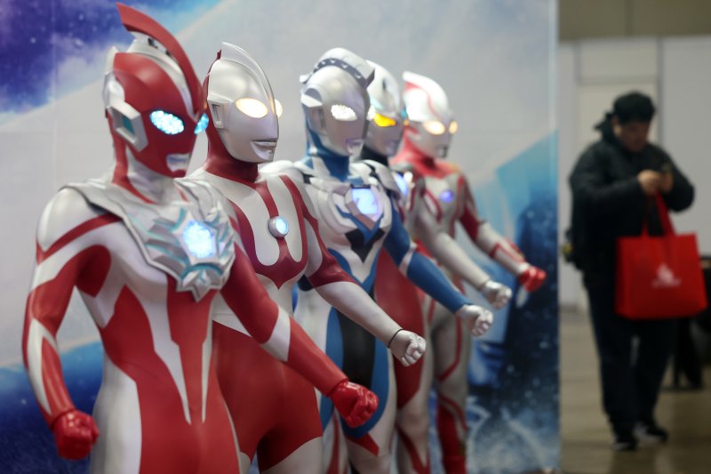 5일 오후 경기도 고양시 일산서구 킨텍스(KINTEX)에서 열린 '애니메이션 X 게임 페스티벌(AGF) 2025'에서 관람객들이 부스를 둘러보고 있다. 2025.12.5/뉴스1 ⓒ News1 황기선 기자