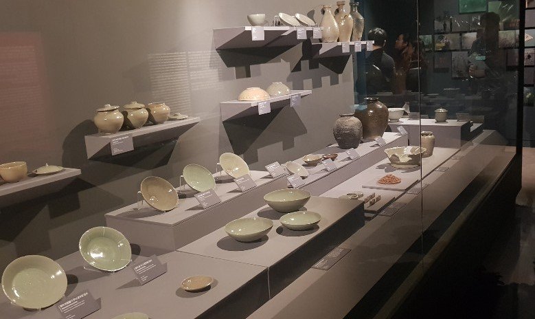 【서울=뉴시스】박정규 기자 = 국립태안해양유물전시관에 전시된 자기들. 2019.11.18 pjk76@newsis.com
