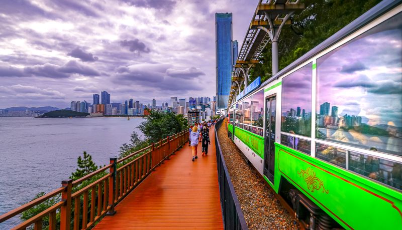 해운대블루라인파크가 누적 이용객 1000만명 돌파 기념으로 개최한 '해운대블루라인파크 사진공모전' 대상 작품 '레트로 해변경치'. 해운대블루라인파크 제공