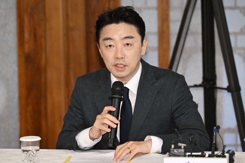 강훈식 대통령실 비서실장이 9일 서울 종로구 국무총리공관에서 열린 고위당정협의회에서 발언하고 있다. (공동취재)2025.11.9/뉴스1 ⓒ News1 이광호 기자