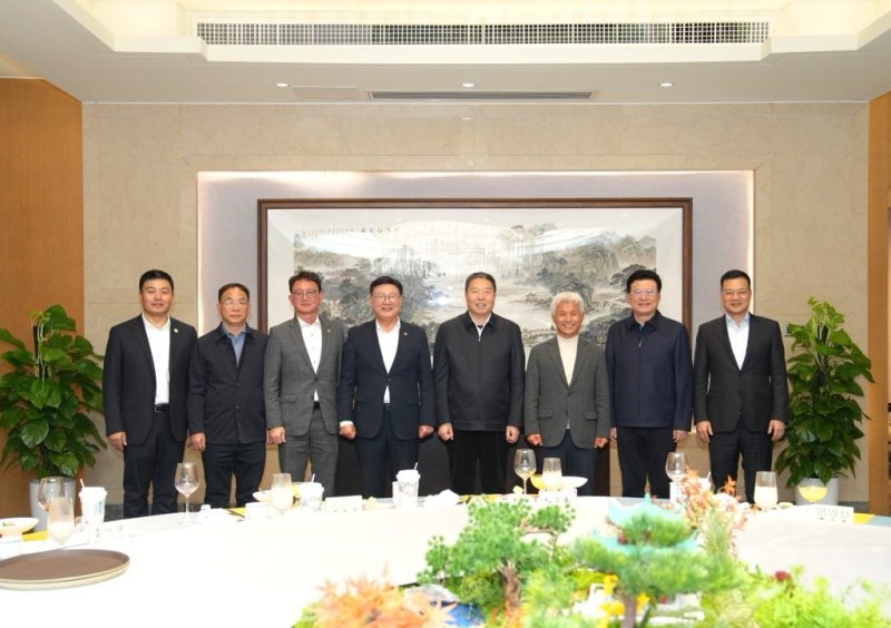 전북도의회는 중국 후난성 정치협상회의(정협)의 공식 초청을 받아 3일부터 7일까지 3박 5일 일정으로 후난성 일원을 방문했다.(의회제공)2025.12.5/뉴스1