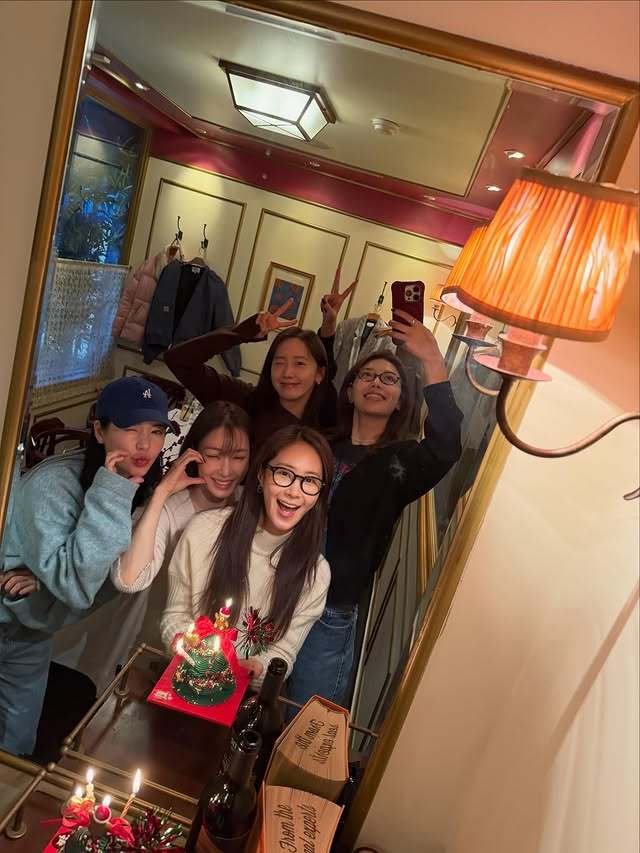 끈끈한 소녀시대, 유리 생일에 써니·윤아·수영·티파니 뭉쳤다…화기애애 [N샷]