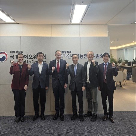 임문영 국가인공지능전략위원회 상근 부위원장이 데이비드 자폴스키 아마존 글로벌 대외 정책 및 법무 총괄 수석 부회장과 5일 면담했다. 2025.12.05/뉴스1(국가인공지능전략위원회 제공)