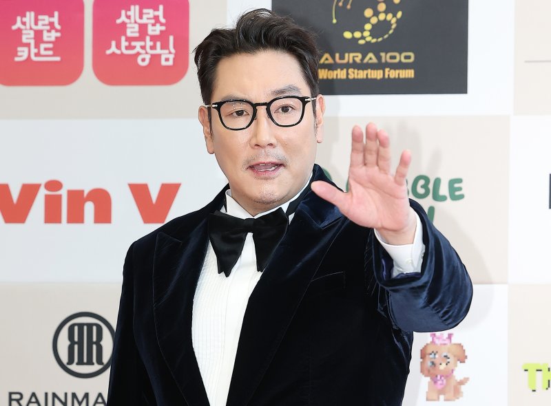 '성폭행 소년범 의혹' 조진웅, 31년 전 사건 뉴스 소환…어떤 입장 낼까 [N이슈]