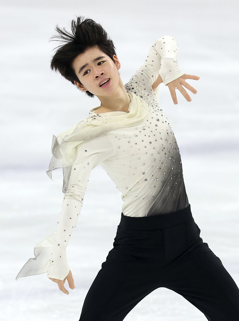 서민규(경신고등학교)가 30일 서울 양천구 목동아이스링크에서 열린 2025 KB금융 전국남녀 피겨스케이팅 회장배 랭킹대회 남자 싱글 프리 프로그램 연기를 펼치고 있다. 2025.11.30/뉴스1 ⓒ News1 김진환 기자