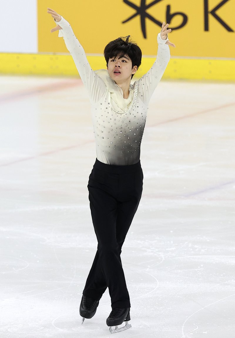 서민규(경신고등학교)가 30일 서울 양천구 목동아이스링크에서 열린 2025 KB금융 전국남녀 피겨스케이팅 회장배 랭킹대회 남자 싱글 프리 프로그램 연기를 펼치고 있다. 2025.11.30/뉴스1 ⓒ News1 김진환 기자