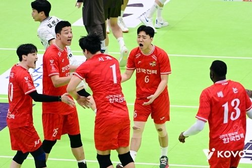 한국전력이 OK저축은행을 꺾고 2연승을 달렸다.(KOVO 제공)