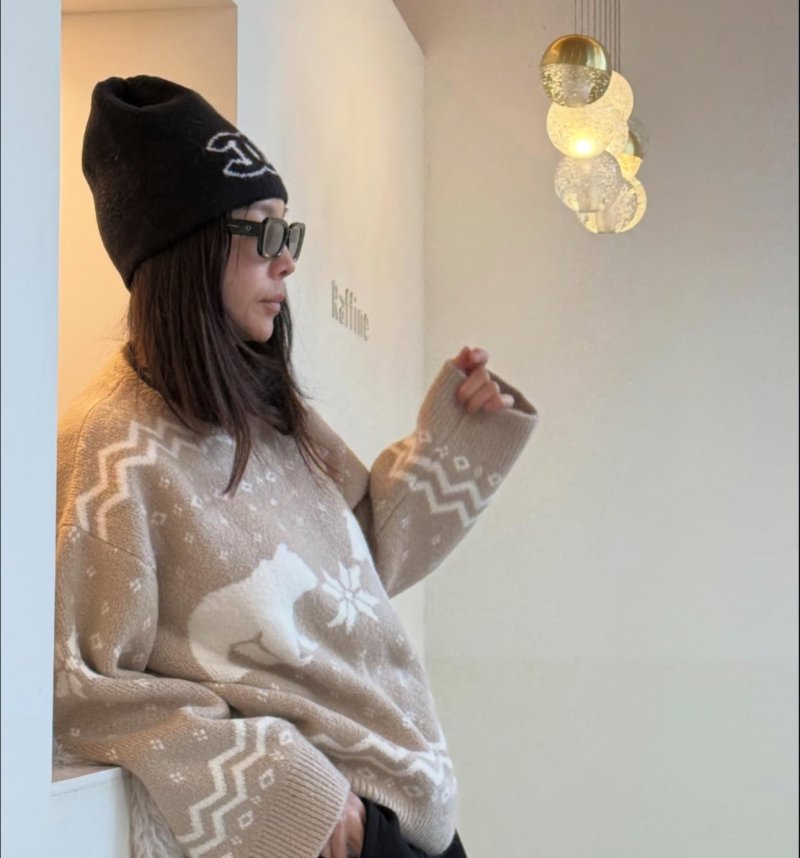 [서울=뉴시스] 배우 황신혜. (사진=황신혜 인스타그램 캡처) 2025.12.05. photo@newsis.com *재판매 및 DB 금지