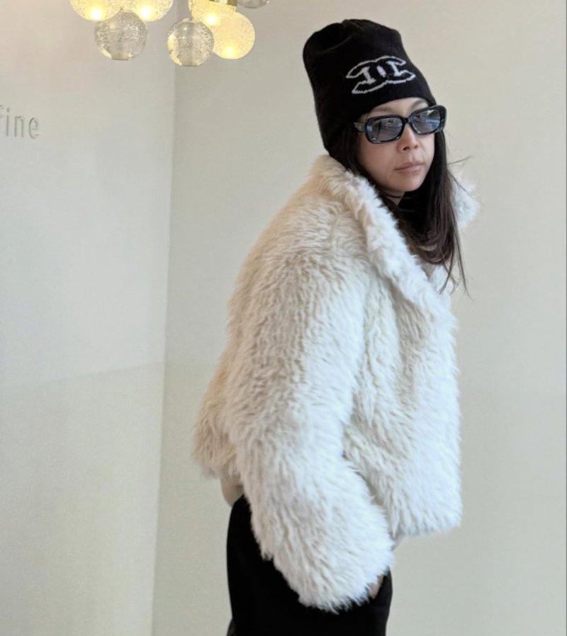 [서울=뉴시스] 배우 황신혜. (사진=황신혜 인스타그램 캡처) 2025.12.05. photo@newsis.com *재판매 및 DB 금지