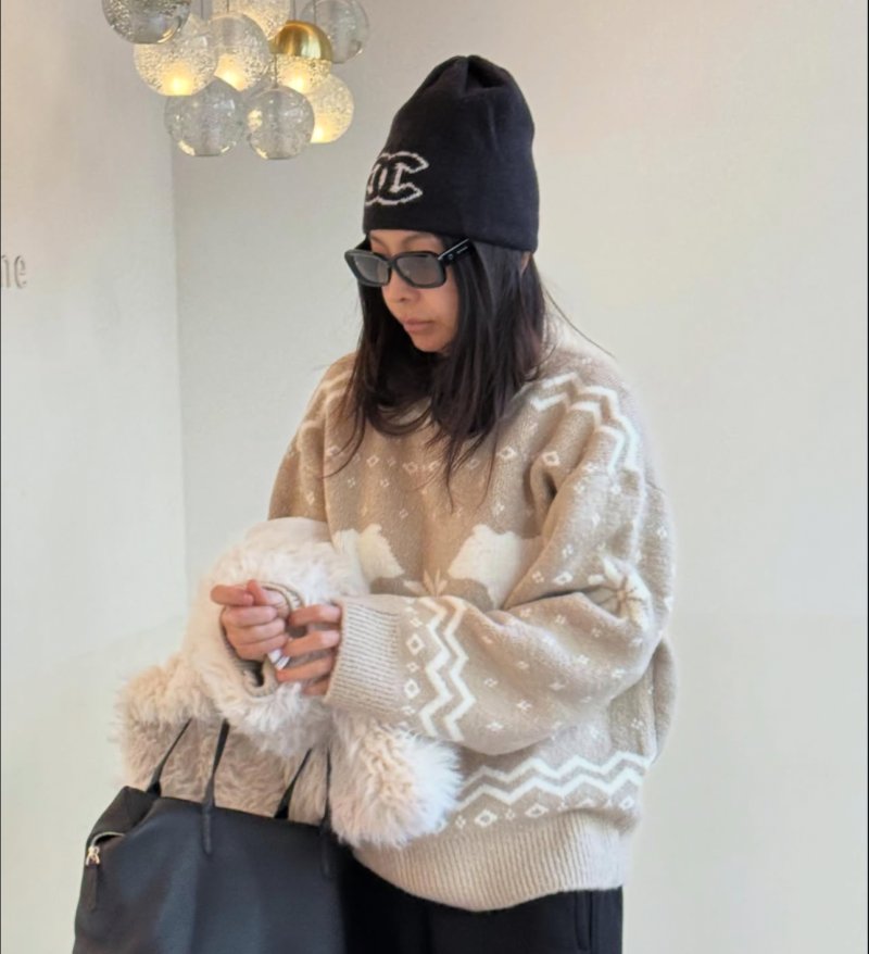 [서울=뉴시스] 배우 황신혜. (사진=황신혜 인스타그램 캡처) 2025.12.05. photo@newsis.com *재판매 및 DB 금지