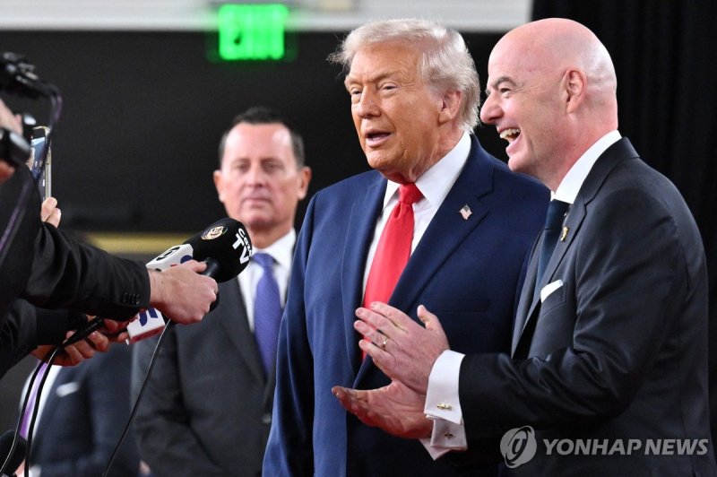 월드컵 조 추첨식에 참석한 트럼프 대통령.연합뉴스