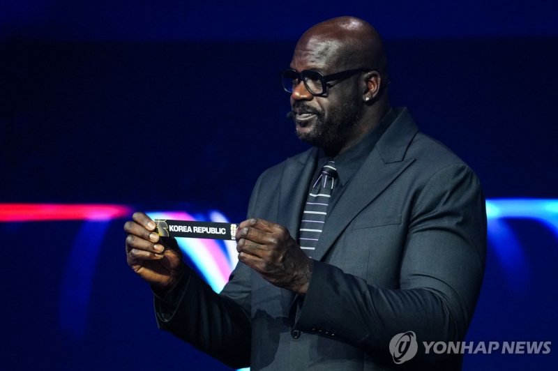 한국 뽑는 샤킬 오닐 (출처=연합뉴스)