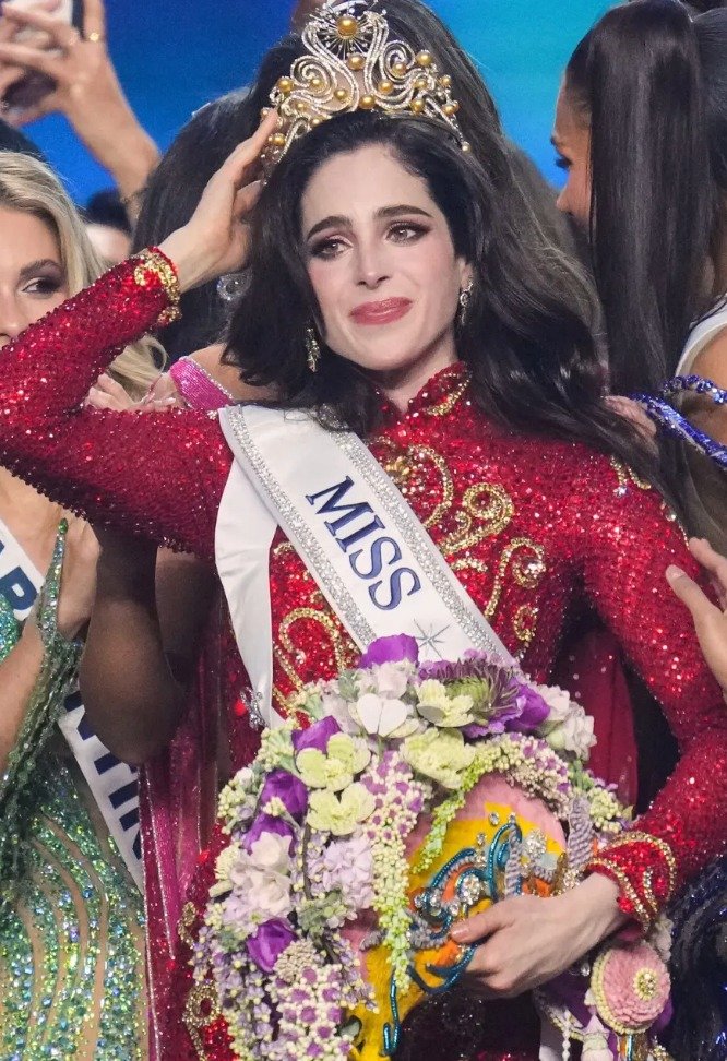 [뉴시스]2025 미스 유니버스 대회에서 멕시코 대표 파티마 보쉬가 우승했다. (사진 = AP) *재판매 및 DB 금지